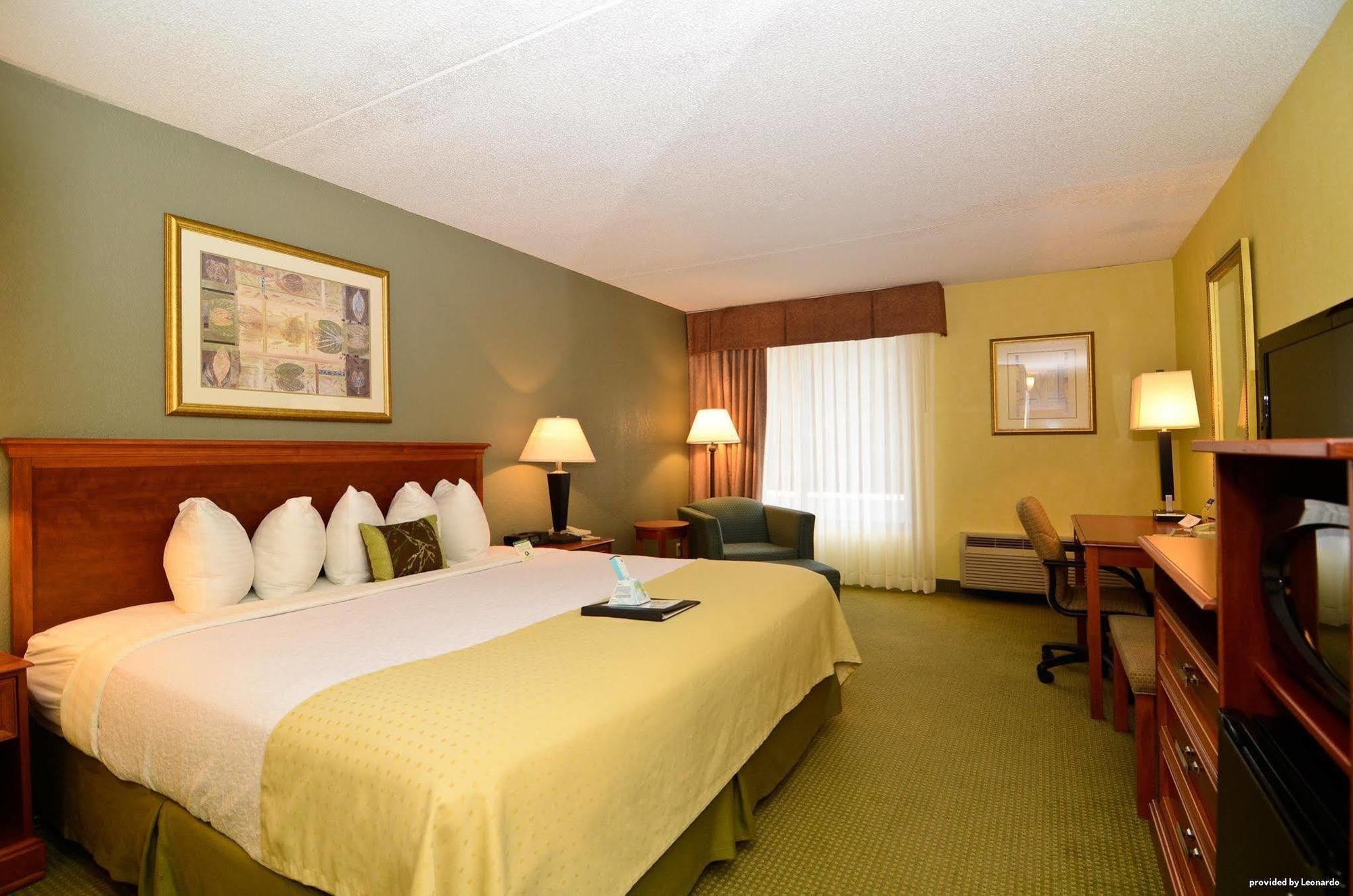 Best Western Tomah Hotel Room photo